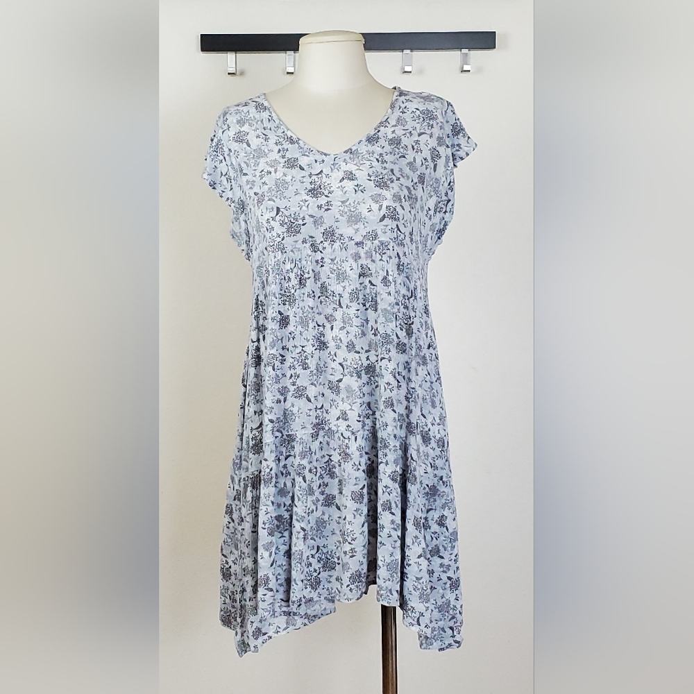 Floral V-Neck Dress, M